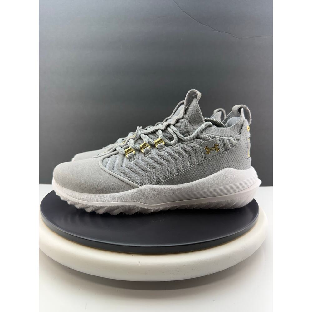 UNDER ARMOUR UA Harper 9 Men's Size 8.5 Grey Turf Baseball Cleats 3027443-100